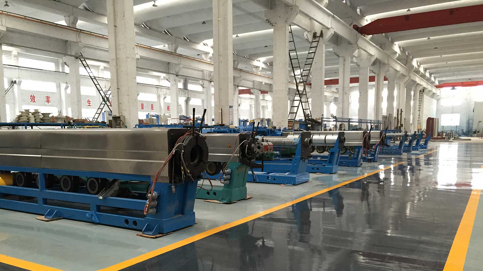 Extrusion production line of ultra high pressure 200+120 double layer sheath